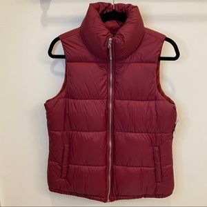 Old Navy Women's Puffer Vest - Burgundy